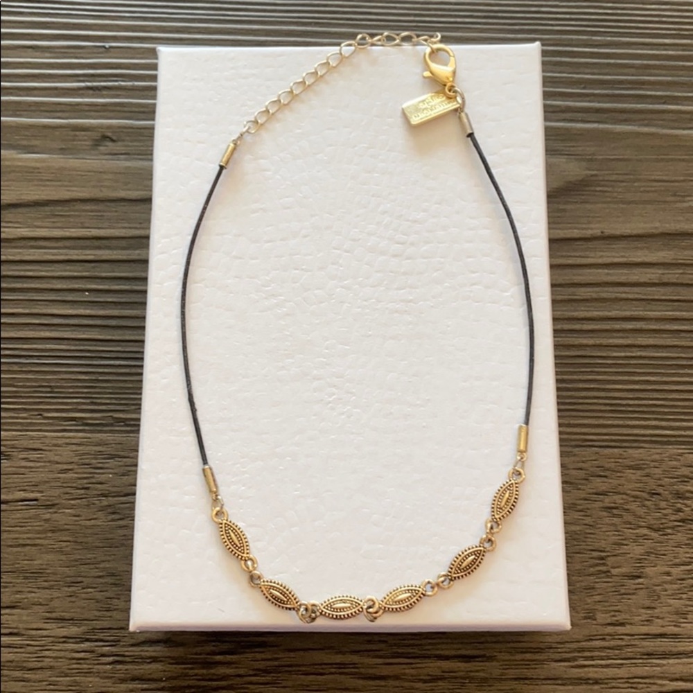 AEO choker necklace